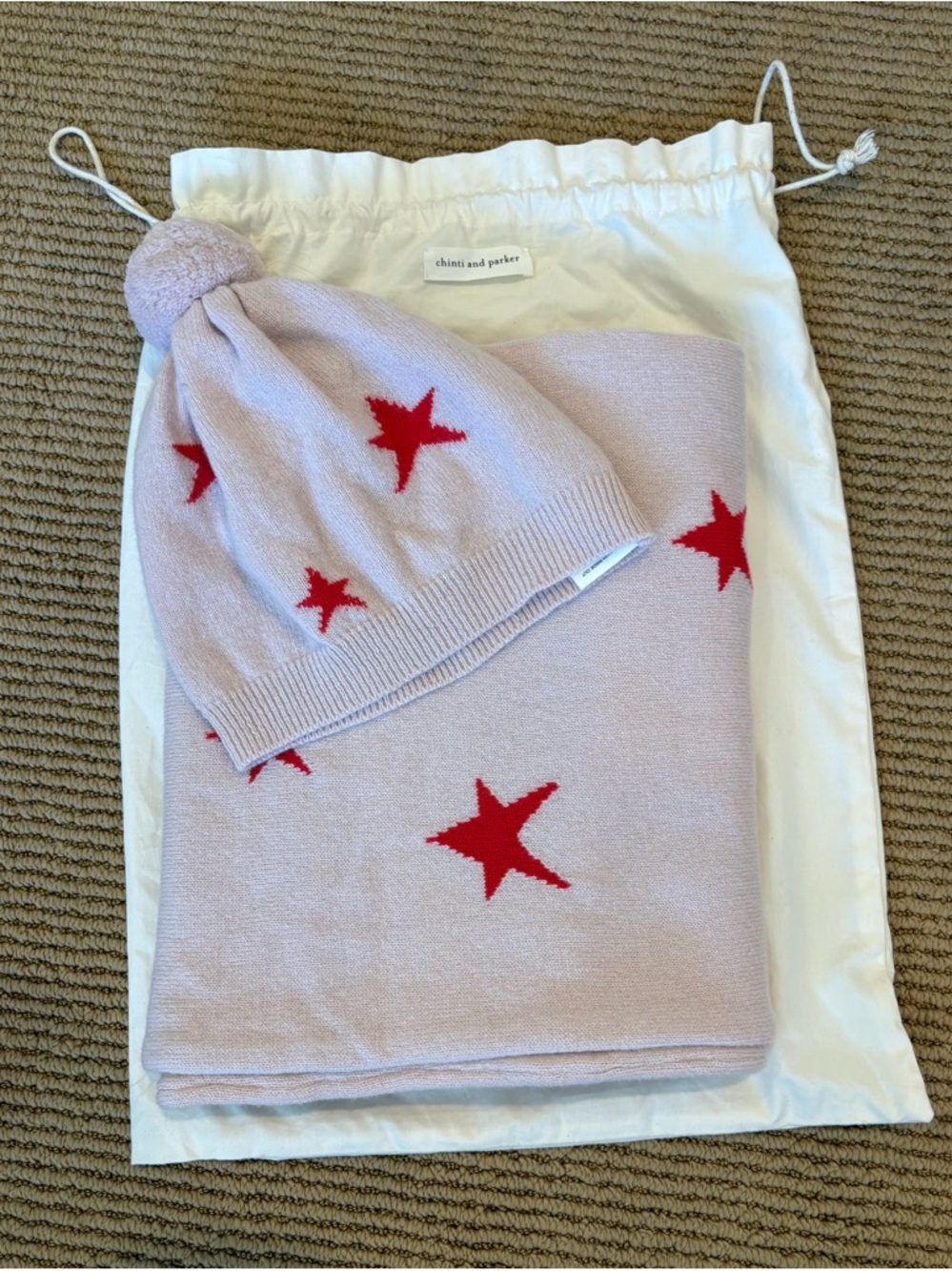 Chinti & Parker Cashmere Scarf/hat set in pink w/red stars. New w/o tags